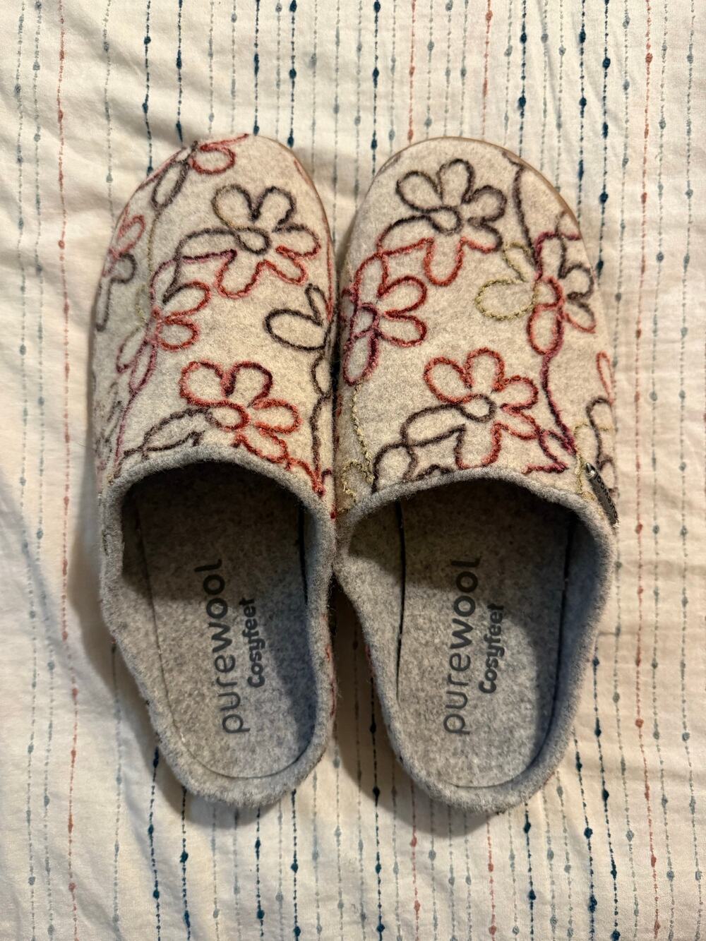 CosyFeet Pure Wool Flower Slippers Size 8